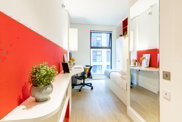 Deluxe En Suite - Image 1